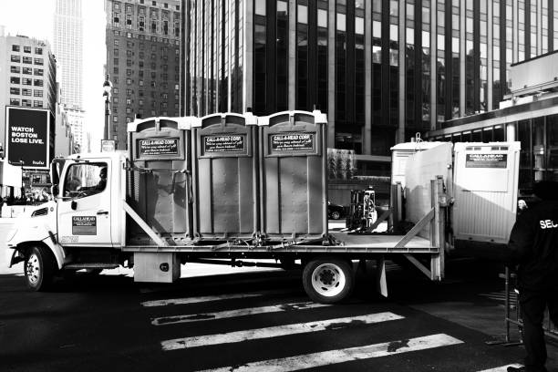 Porta potty delivery and setup in Glassmanor, MD